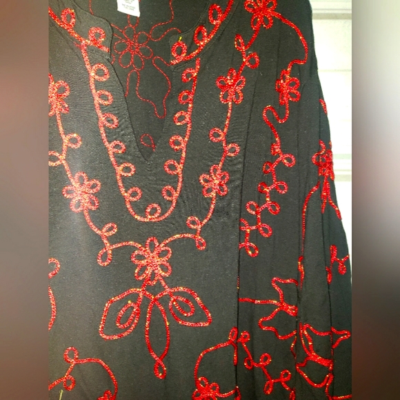 Plus Size 4X Catherines Red Embroidered Knit black top shirt women's - Picture 2 of 5